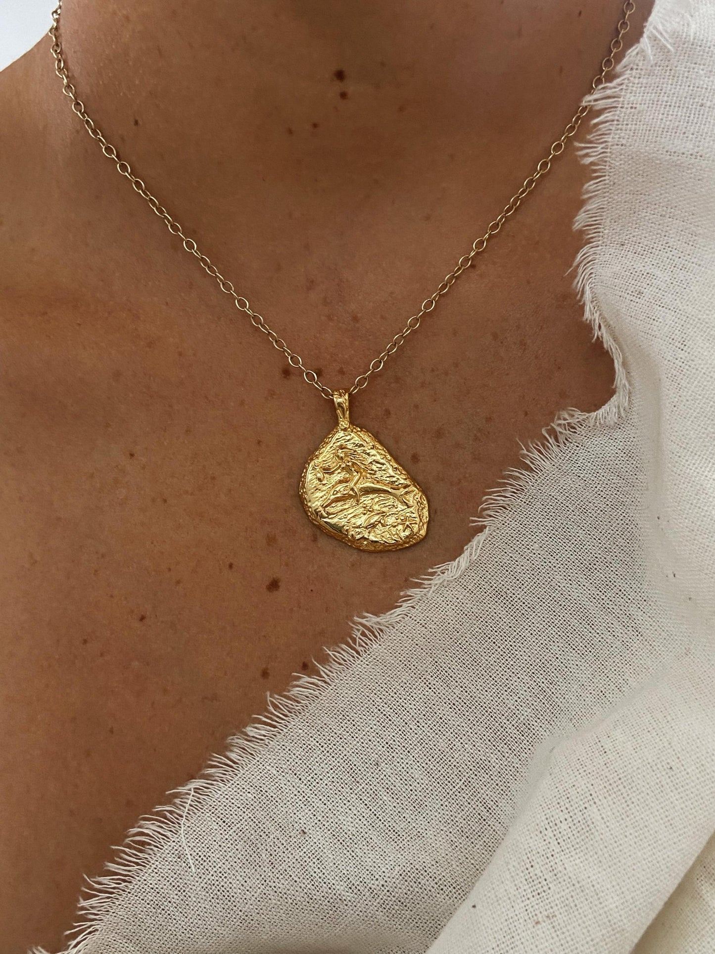 DOLPHIN DANCER GOLD