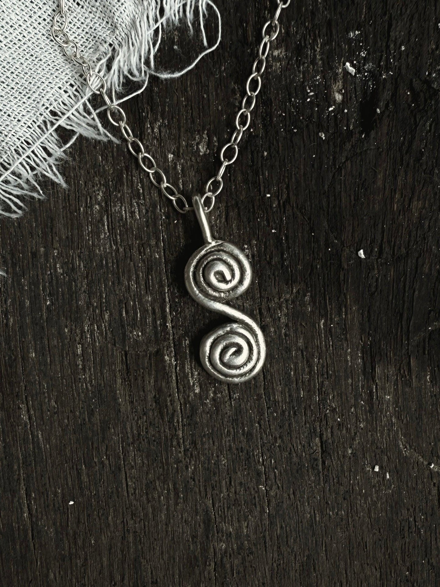 ECHO PENDANT