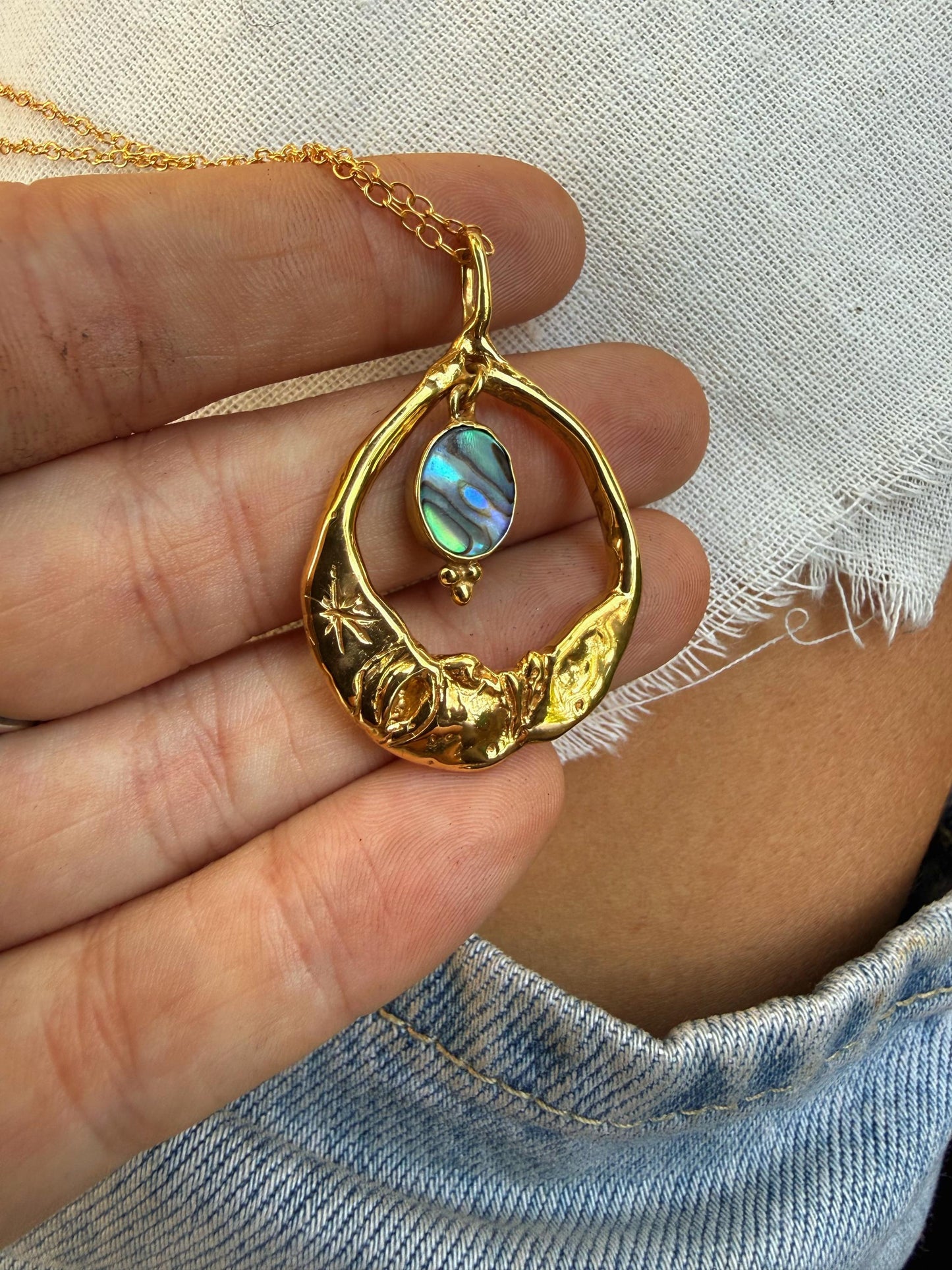 SEA MOONSWING GOLD